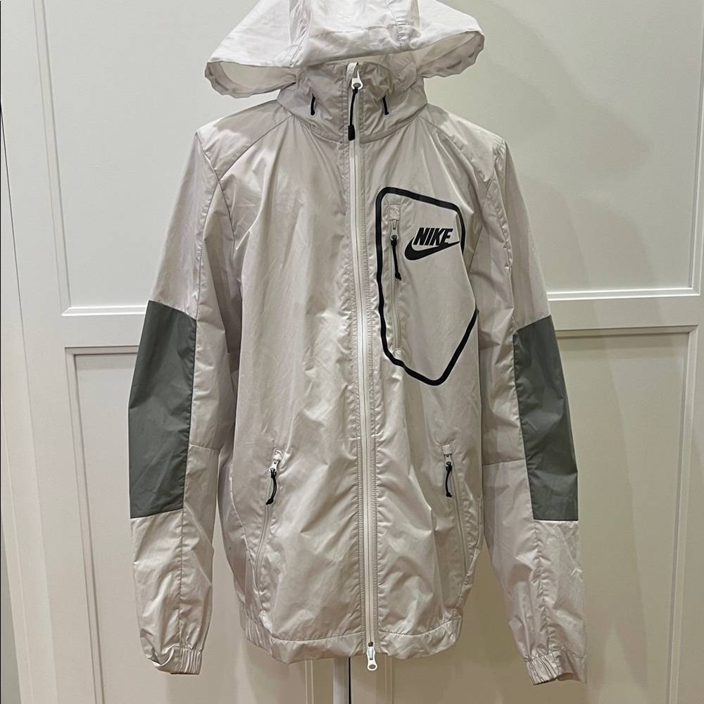 Nike Gray and Bisque Windbreaker/lightweight Rain Coat